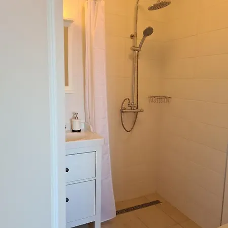 بيت للعطل Waterfront House Carolina